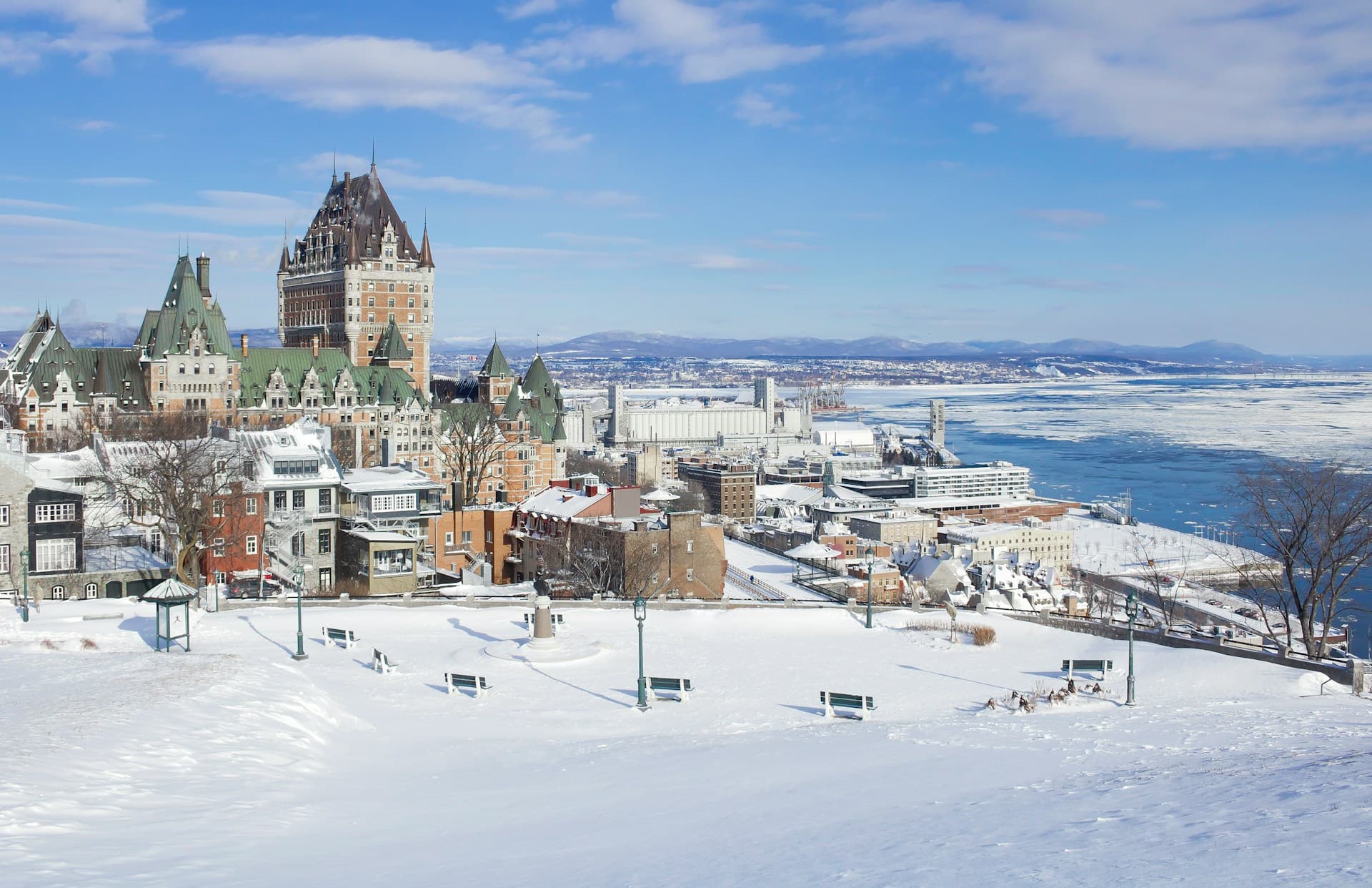 Le repreneuriat au Québec : pourquoi l&rsquo;IA devient un atout clé pour les repreneurs